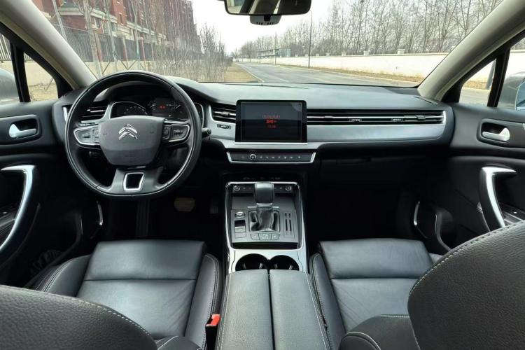 雪铁龙C5 2017款 350THP 自动豪华型中控内饰7002