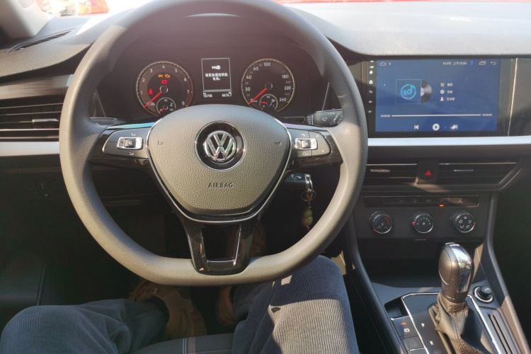 大众 朗逸 2018款 两厢 200TSI DSG舒适版 国V中控内饰12