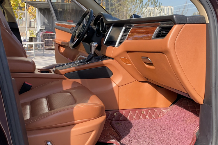 众泰SR9 2017款 2.0T 自动极致之梦版中控内饰7008