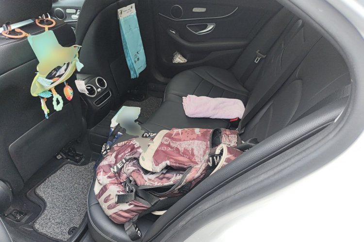 奔驰C级 2019款 改款 C 260 L 运动版中控内饰21