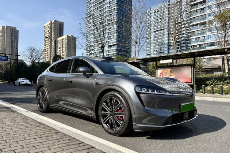 鸿蒙智行 智界R7 2025款 增程 331km Ultra车身外观6001