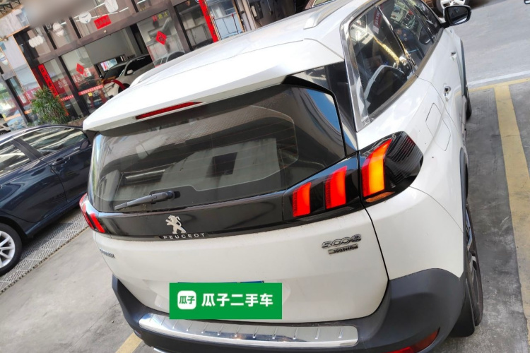 标致5008 2017款 380THP 7座精英版车身外观6