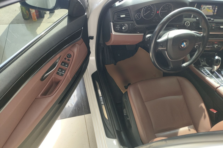 宝马5系 2017款 525Li 领先型中控内饰20