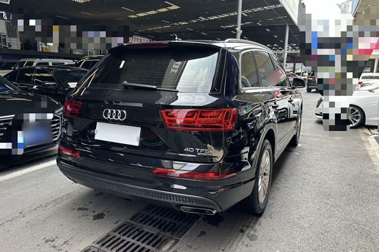 奥迪Q7 2018款 40 TFSI S line运动型车身外观6005