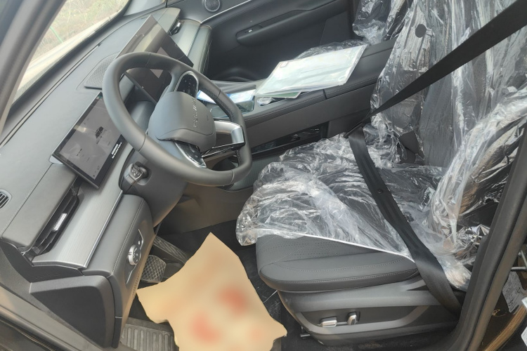 奇瑞 风云T8 2025款 1.5T 130km 舒适版5座中控内饰19