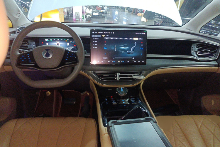 腾势D9 2022款 EV 600 四驱旗舰型中控内饰7002