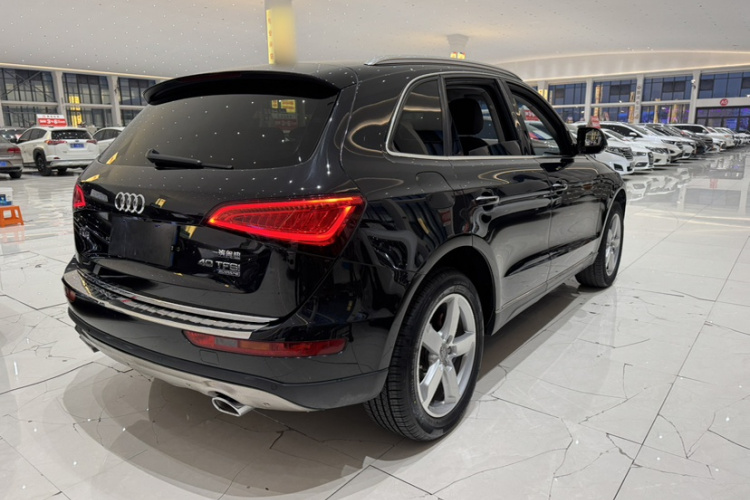 奥迪Q5 2016款 40 TFSI 舒适型车身外观6005