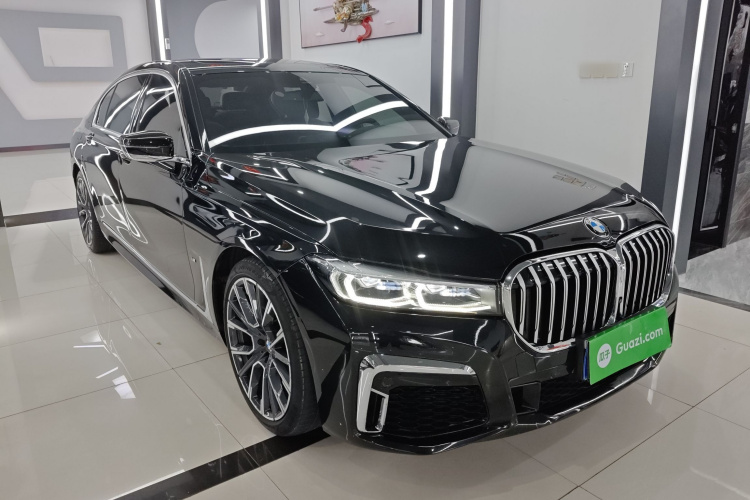 宝马7系 2019款 改款 740Li 领先型 M运动套装车身外观3