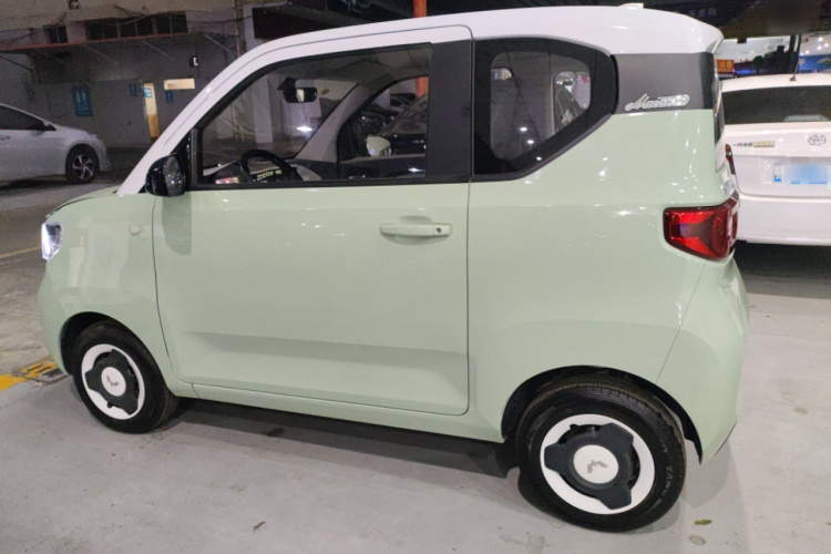 五菱汽车 宏光MINIEV 2021款 马卡龙臻享款 磷酸铁锂车身外观4