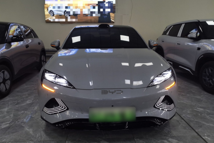 比亚迪 海豹 2025款 改款 650智驾版车身外观2