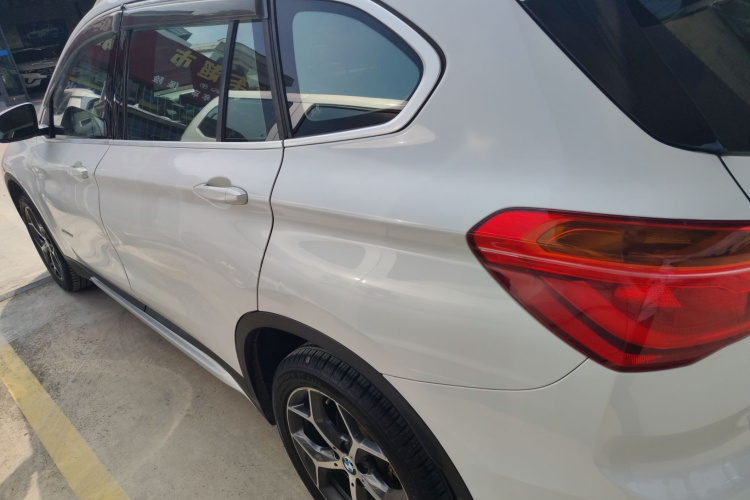 宝马X1 2018款 sDrive18Li 尊享型车身外观6003