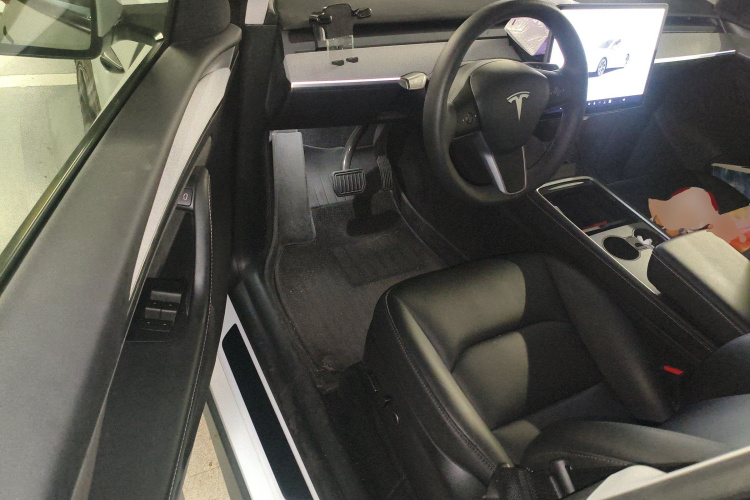 特斯拉 Model Y 2024款 后轮驱动版中控内饰20