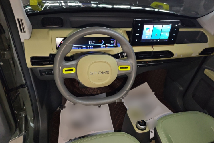 吉利银河 2024款 200km 熊猫骑士中控内饰7002