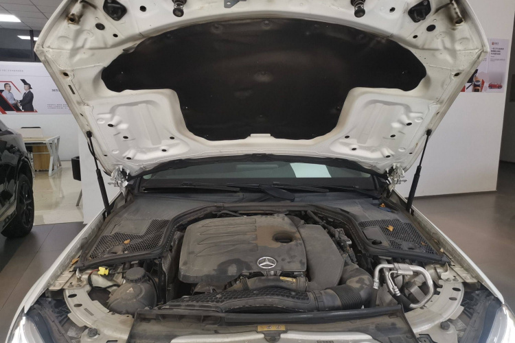 奔驰C级 2020款 改款 C 200 L 时尚型运动版机舱底盘24
