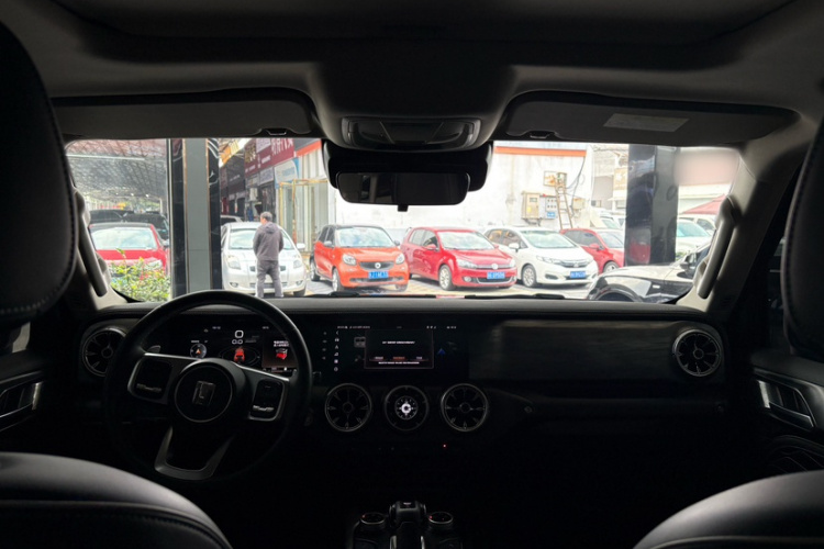 坦克300 2023款 越野版 2.0T 征服者中控内饰7001