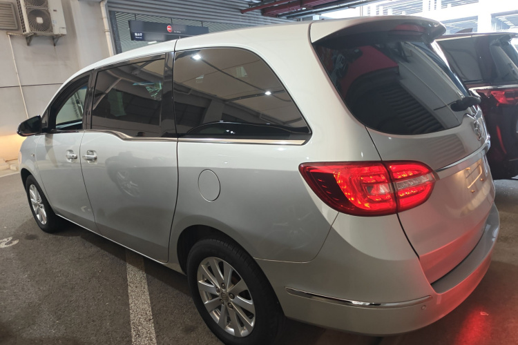 别克GL8 2017款 25S 舒适型 国V车身外观4