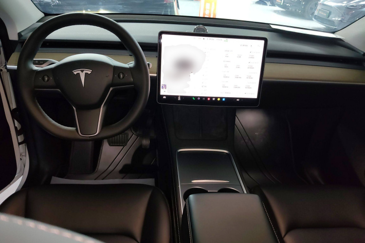 特斯拉 Model Y 2022款 改款 长续航全轮驱动版中控内饰12