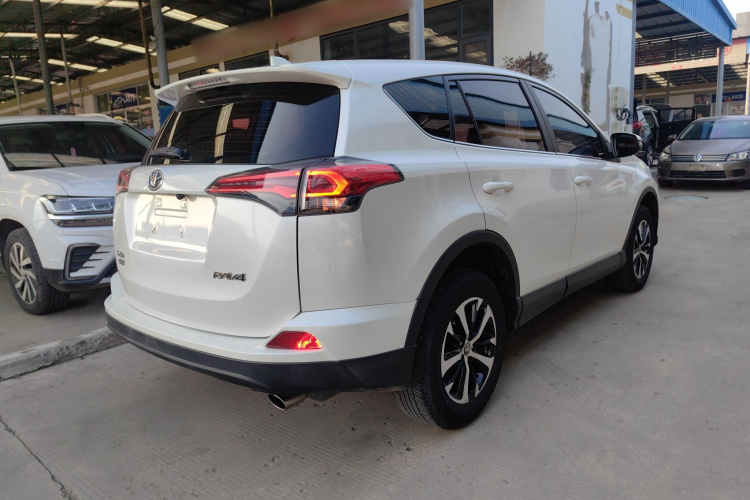丰田 RAV4荣放 2019款 2.0L CVT两驱先锋版 国V车身外观7
