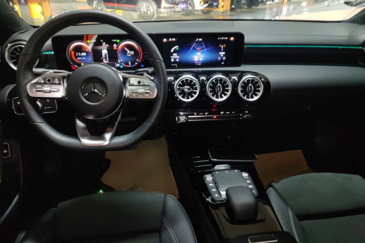 奔驰A级 2022款 改款三 A 200 L 运动轿车时尚型中控内饰12