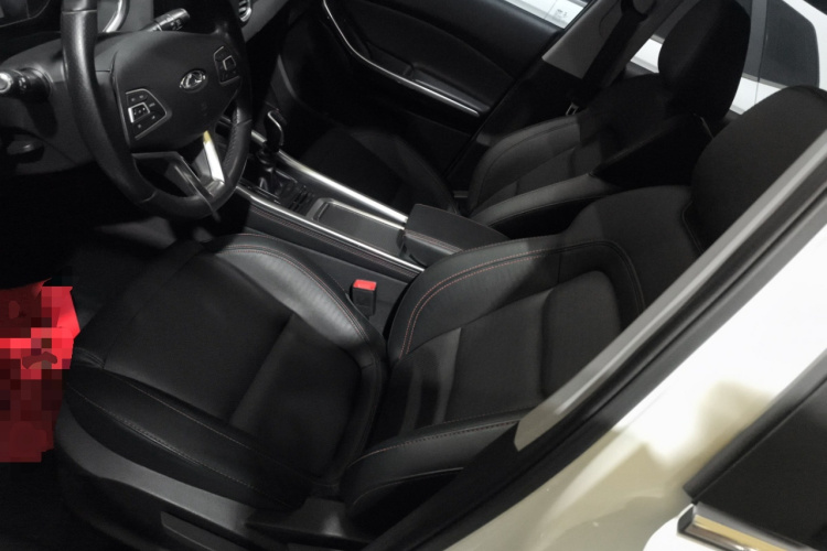 奇瑞 瑞虎5x 2017款 1.5T 手动精英型中控内饰19