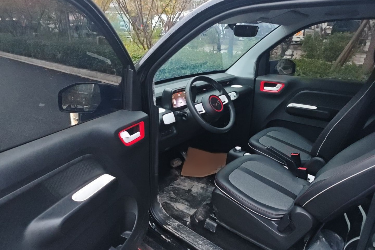 五菱汽车 宏光MINIEV 2022款 GAMEBOY 200km 玩咖款 磷酸铁锂中控内饰7003