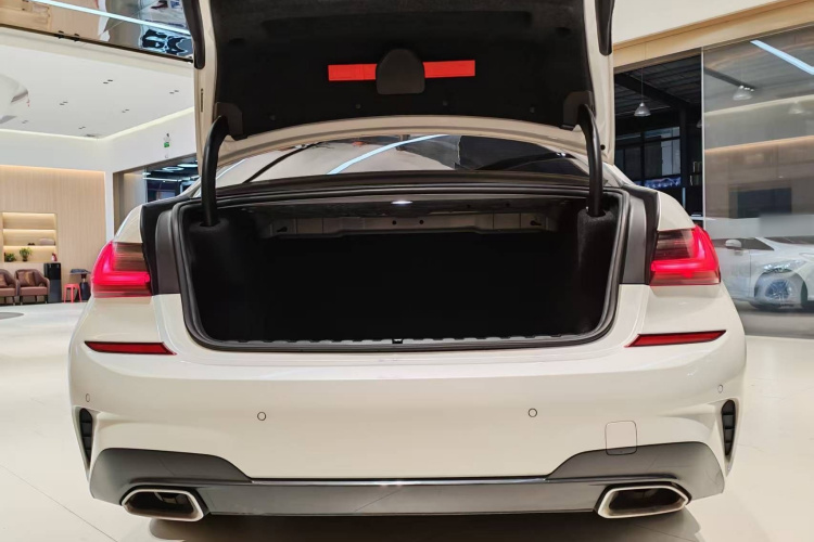 宝马3系 2021款 改款 325i M运动套装局部细节23