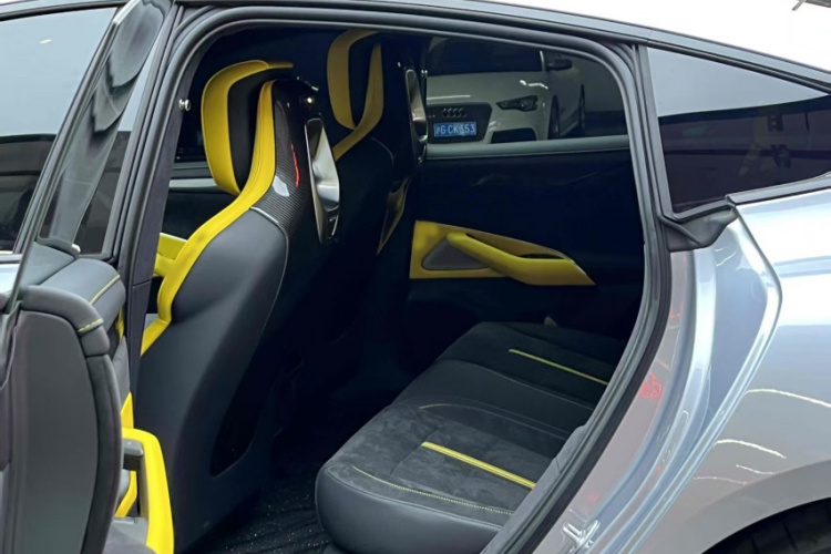 小米汽车 小米SU7 Ultra 2025款 Ultra中控内饰7006