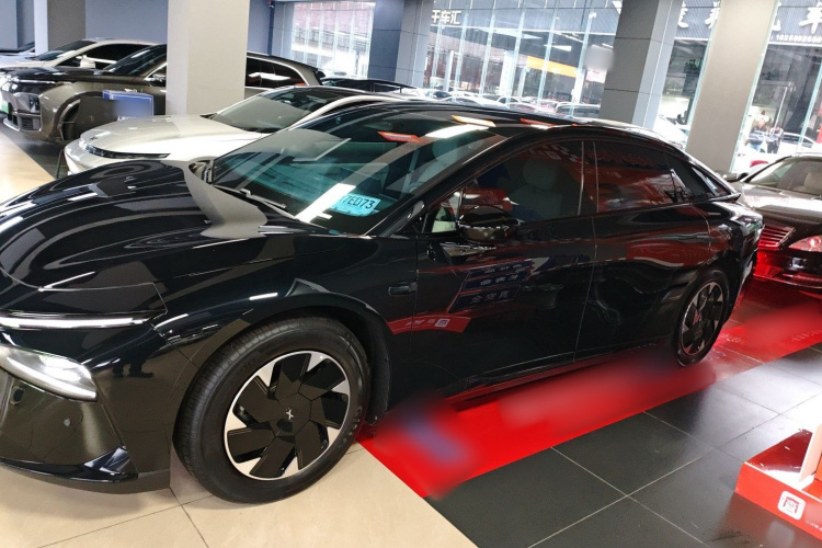 小鹏P7+ 2024款 超长续航 Max车身外观4