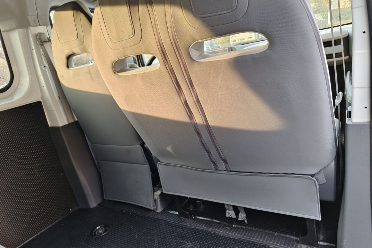 上汽大通MAXUS 大拿V1 2024款 V1 短轴低顶 多功能版（51kWh）局部细节9008