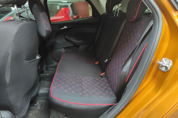 福特 福克斯 2017款 两厢 1.6L 手动舒适型智行版中控内饰21