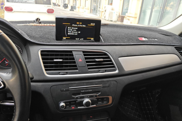 奥迪Q3 2018款 30 TFSI 时尚型典藏版局部细节16