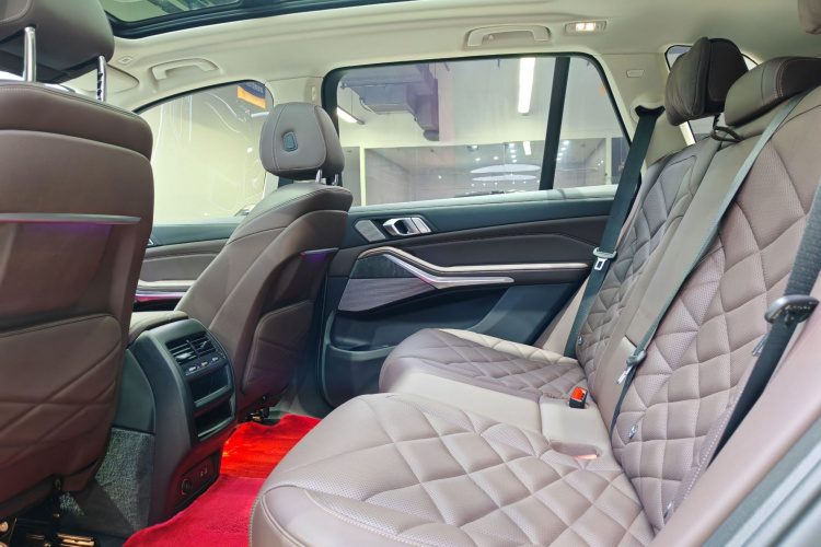 宝马X5 2022款 改款 xDrive 30Li 尊享型M运动套装中控内饰7002