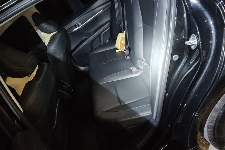 丰田 凯美瑞 2024款 双擎 2.0HE 精英版中控内饰21