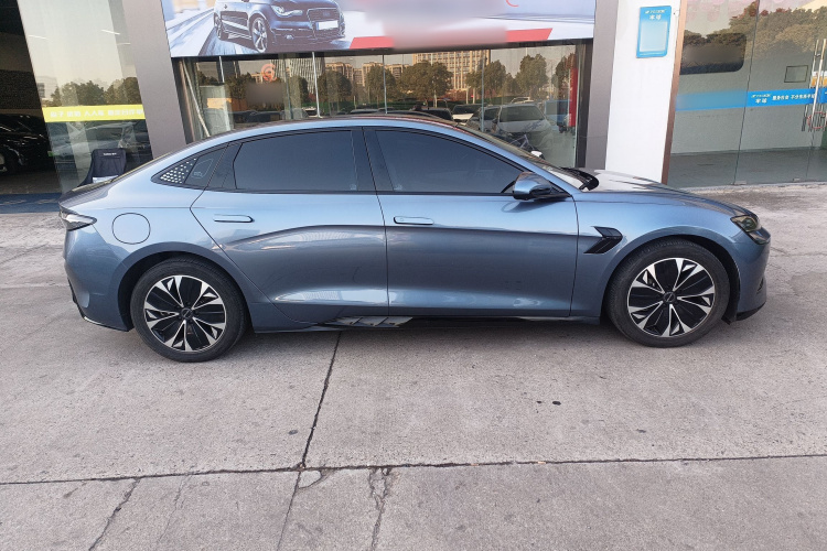 比亚迪 海豹 2022款 550km 标准续航后驱版尊贵型车身外观6002