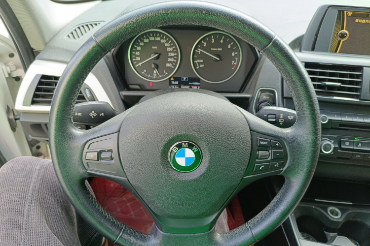 宝马1系(进口) 2013款 改款 116i 领先型中控内饰13