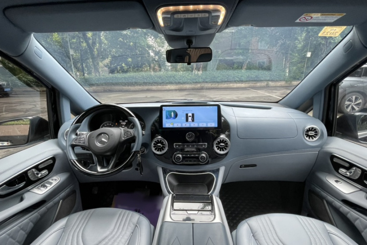 奔驰 威霆 2021款 2.0T 商务版 7座中控内饰7007