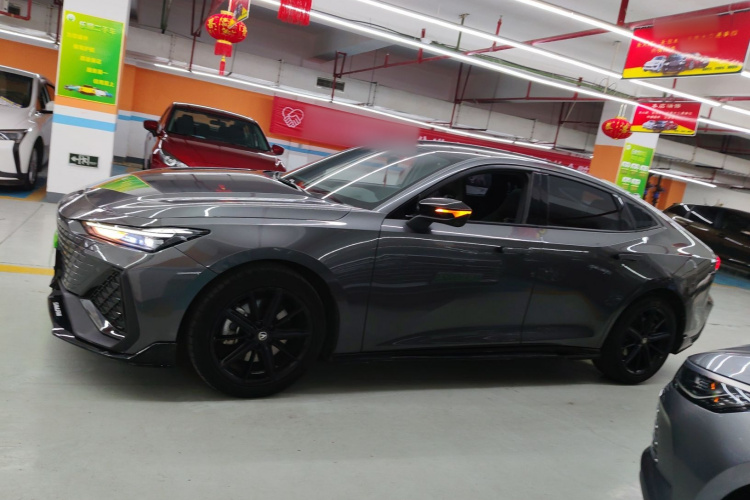 长安UNI-V 2022款 2.0T 领速版车身外观6003