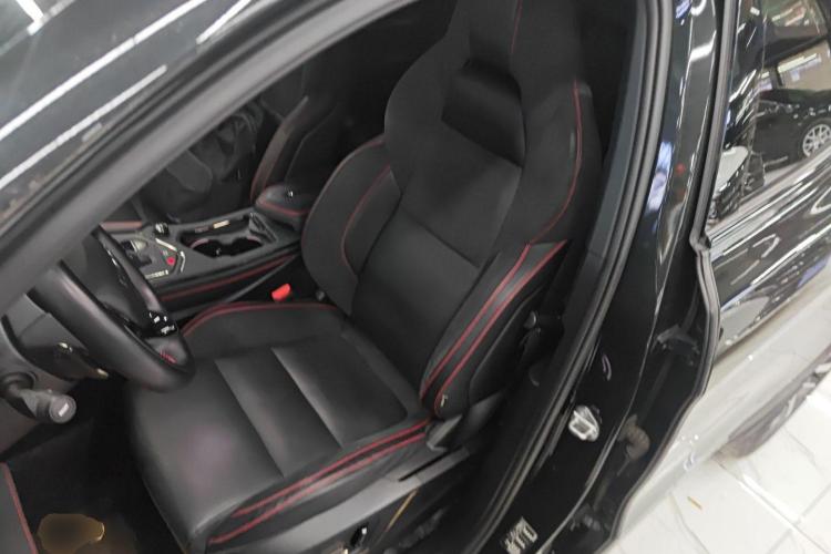 领克05 2020款 2.0TD 四驱劲Halo中控内饰19