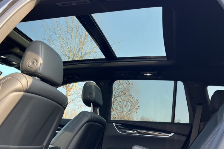 凯迪拉克XT6 2022款 2.0T 六座四驱豪华型标准版中控内饰7002