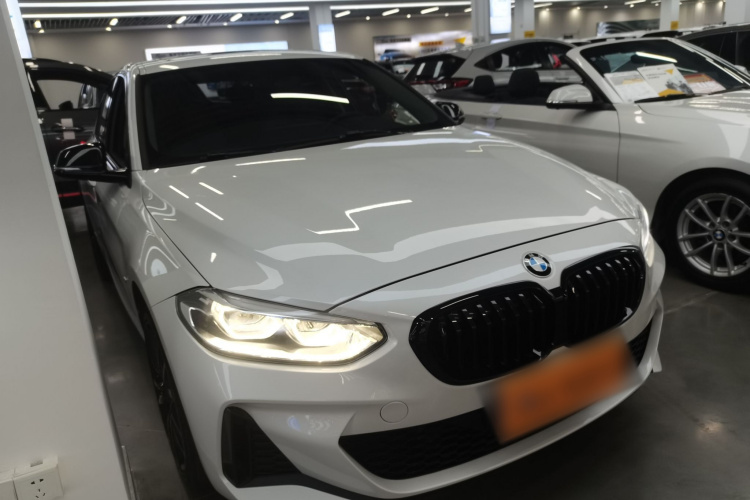 宝马1系 2022款 125i M运动曜夜版车身外观3