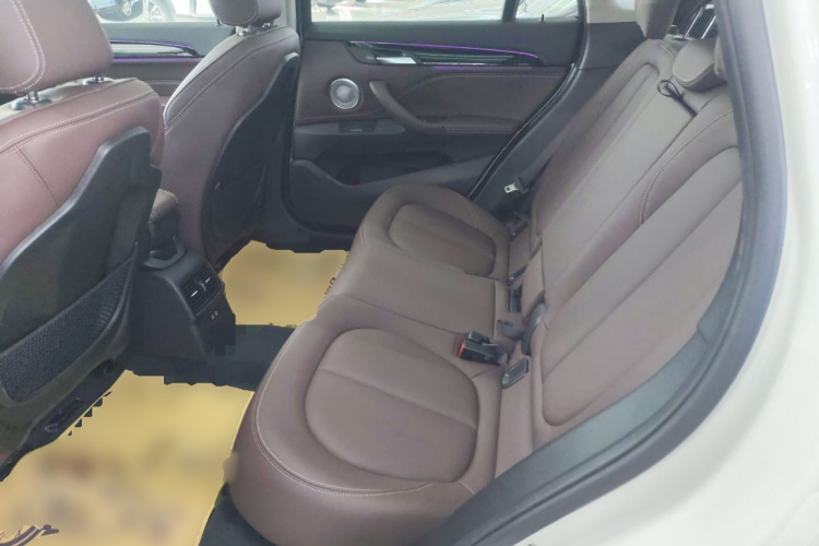 宝马X1新能源 2021款 xDrive30Le 尊享型中控内饰21