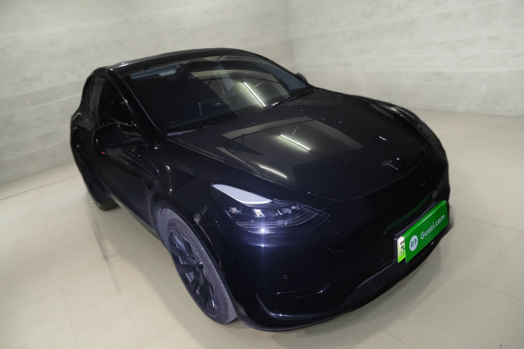 特斯拉 Model Y 2022款 后轮驱动版车身外观3