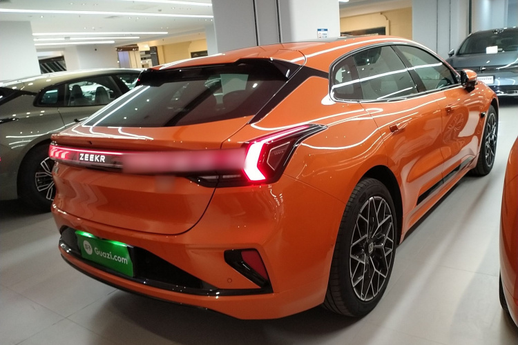 极氪001 2025款 WE版 100kWh 后驱车身外观7