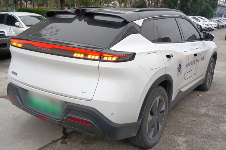 东风风神 风神L7新能源 2024款 205 臻享版车身外观6005