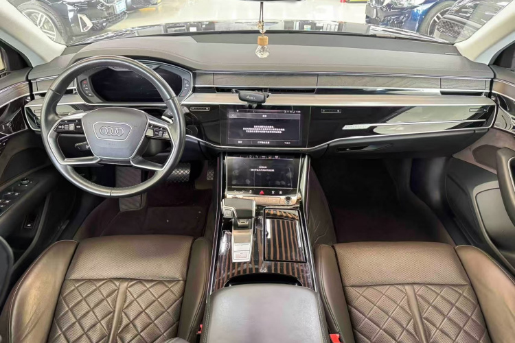 奥迪A8 2021款 A8L 50 TFSI quattro 舒适型中控内饰12