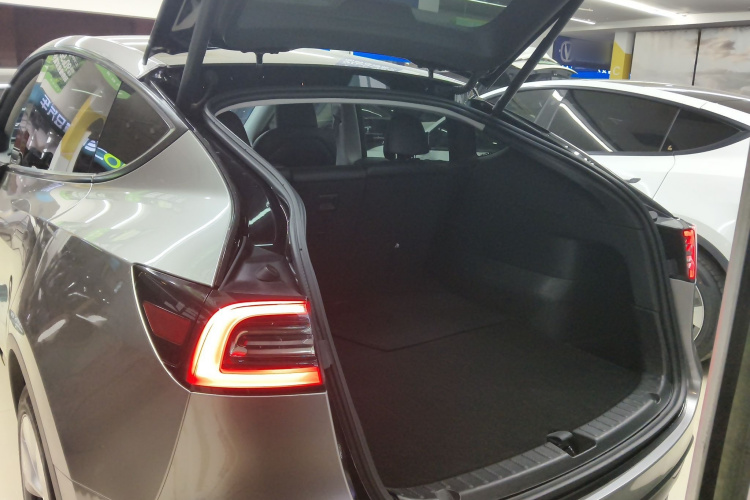 特斯拉 Model Y 2022款 改款 长续航全轮驱动版局部细节23
