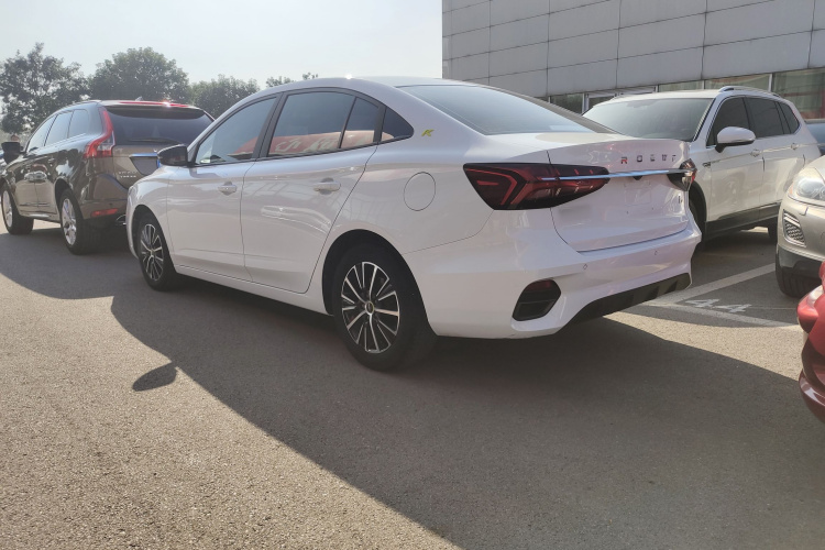 荣威i5 2021款 1.5L CVT黑金版车身外观6012