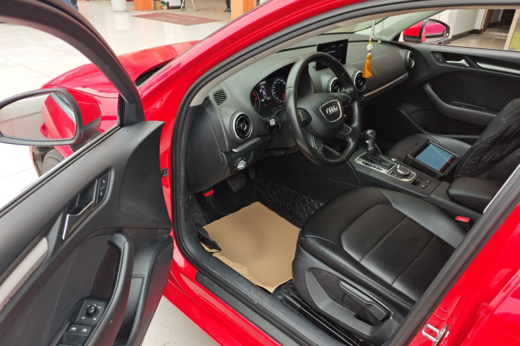 奥迪A3 2014款 Limousine 35 TFSI 自动进取型中控内饰20