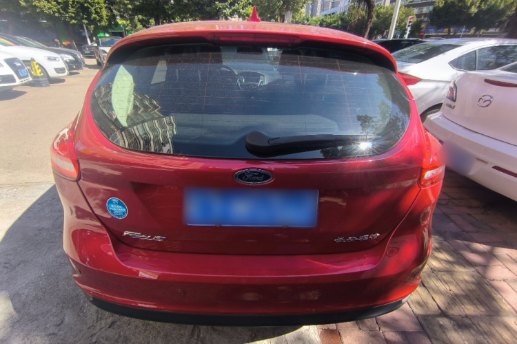 福特 福克斯 2018款 两厢经典 1.6L 自动风尚型智行版车身外观6