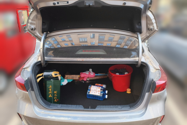 长安 逸动 2020款 PLUS 1.6L GDI 手动豪华型中控内饰23